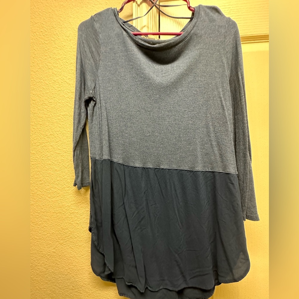 Navy blue Vince Camuto 3/4 sleeve shirt